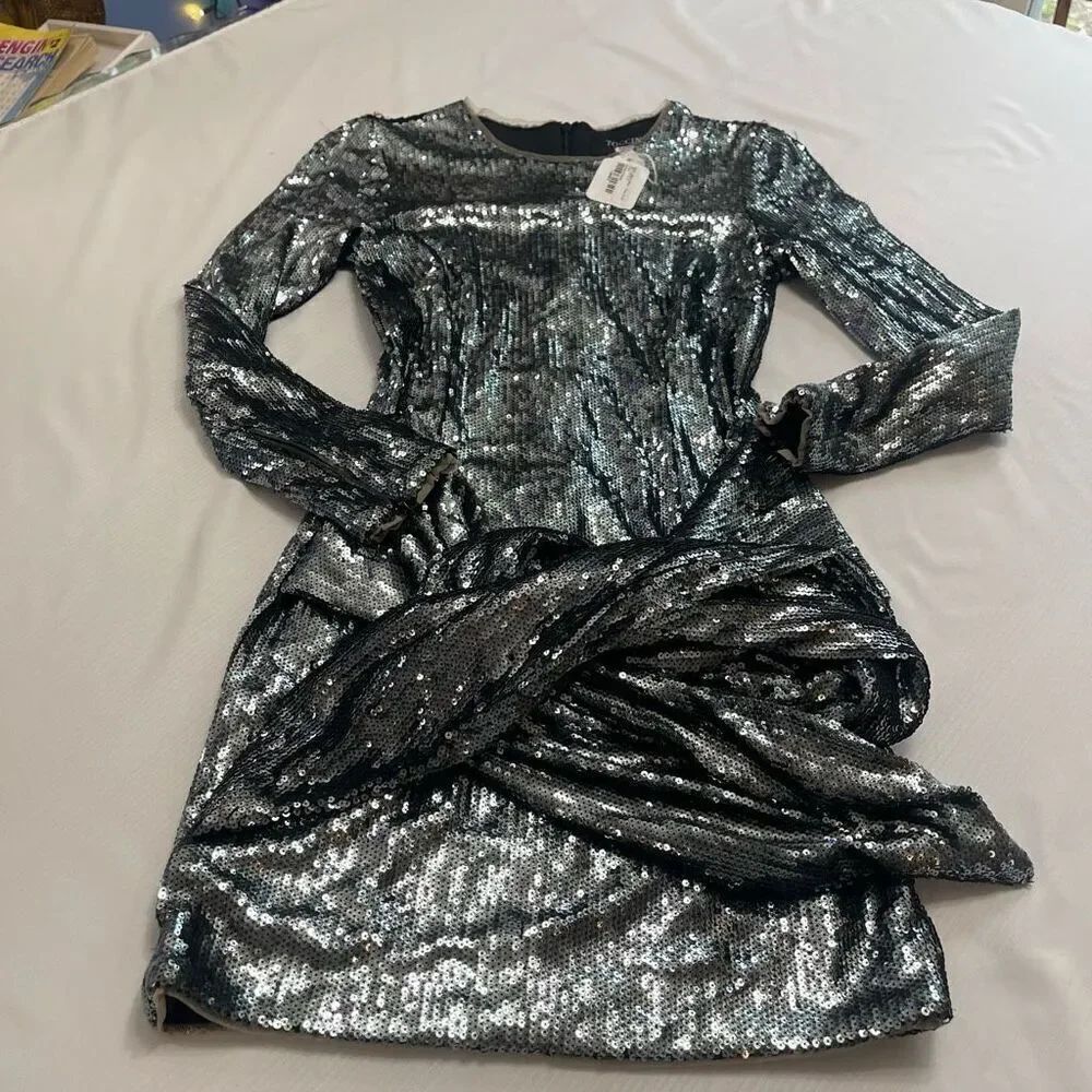 NWT Toccin Sequin Cocktail Dress Size 4 New